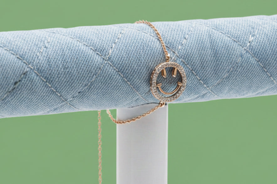 SMIELY FACE GOLD DIPPED ANKLET