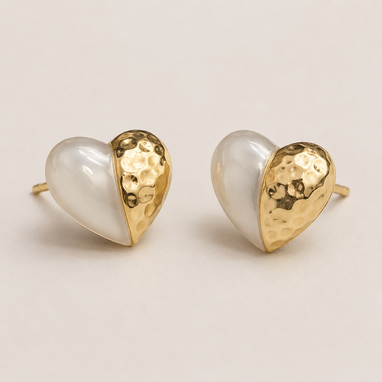 METAL HAMMERED HEART POST EARRINGS