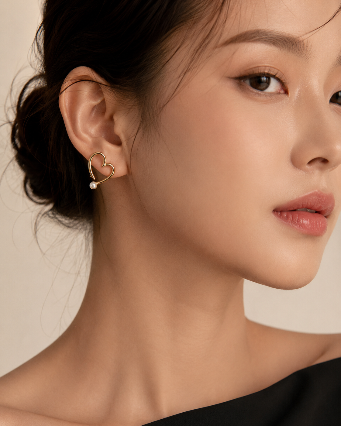 METAL HEART PEARL POST EARRINGS