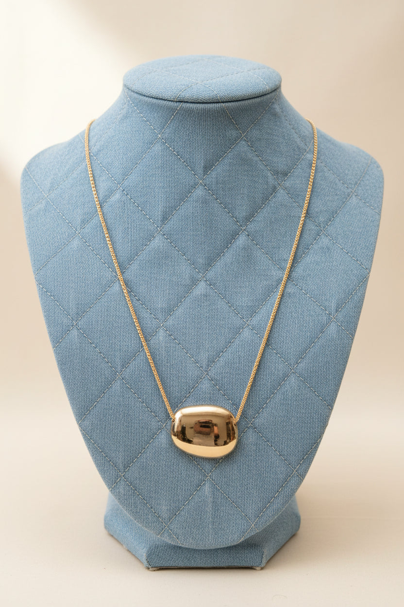 HIGH POLISH OVAL METAL NECKLACE