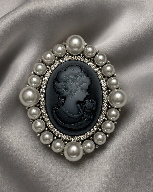 PEARL EPOXY CAMEO BROOCH