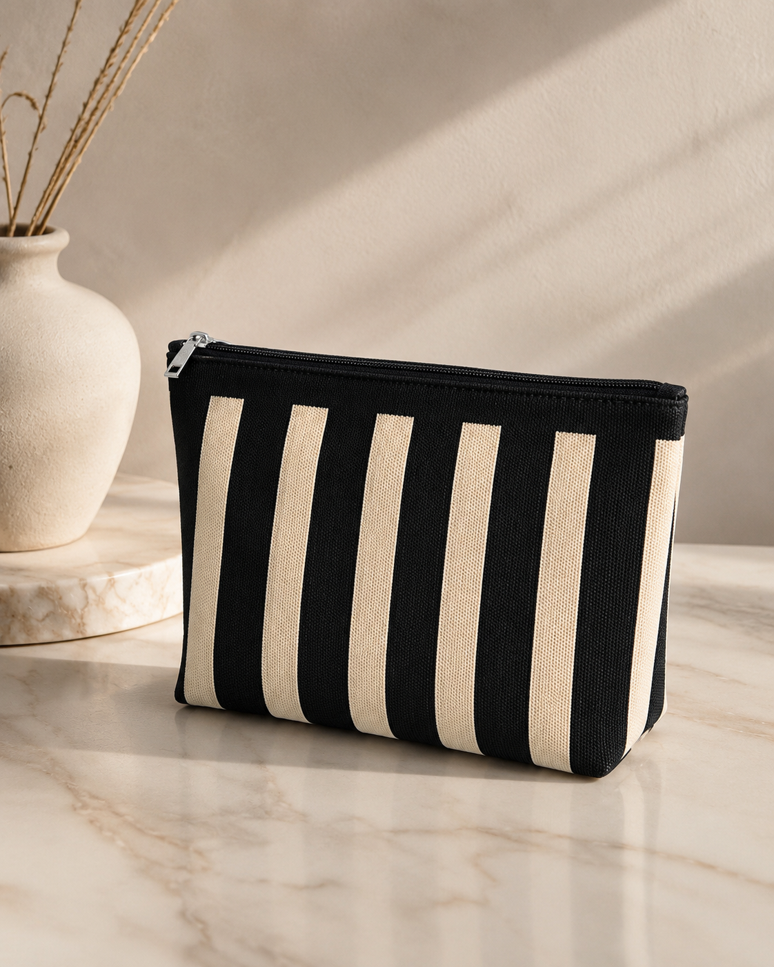 STRIPED KNIT ZIP POUCH - BK/WHT